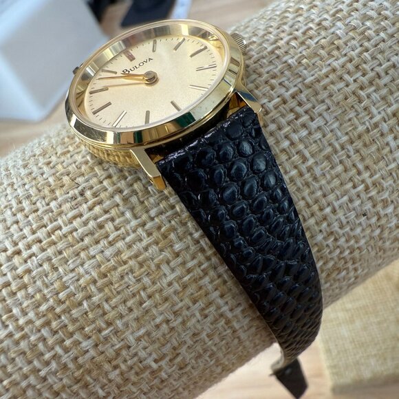 Bulova Gold-Tone Black Leather Analog Ladies Watch NOT TESTED - Picture 3 of 9
